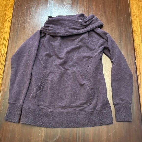 LL Bean plum colored cowl neck sweatshirt size SP - Picture 1 of 4